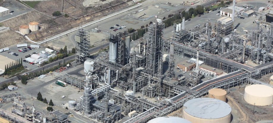 Natural gas CNG refinery in a large space news.
